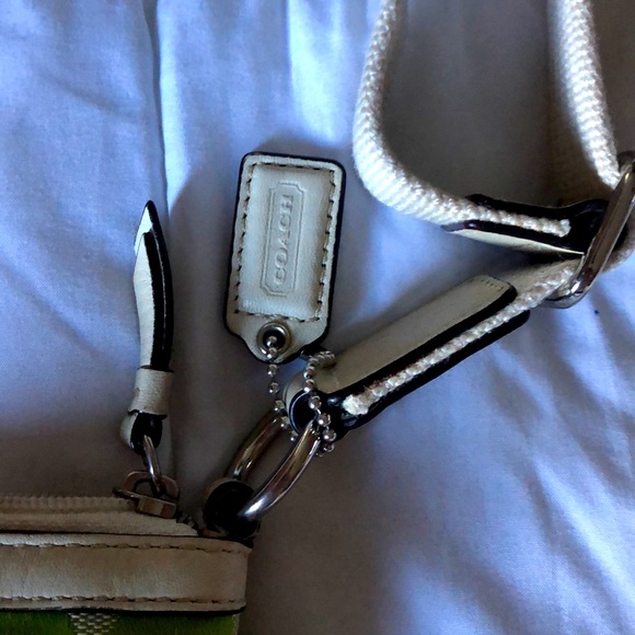 COACH CROSSBODY BAG PURSE CLUTCH NEW CONDITION GREEN W/ OFF WHITE STRAP WOMENS ! - Picture 5 of 8